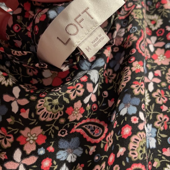 Loft blouse! - Picture 5 of 5